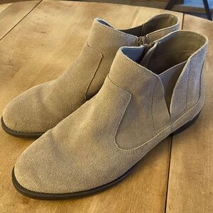 Bella Vita Rory Woman’s Ankle Boot